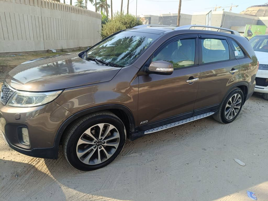 سورينتو 14 محرك 6 فور ويل
السعر 19 مليون و بيها مجال 

بانورانا
تحكم ستيرن
تبريد 3 قطع
كامرة خلفية
حساسات امامي خلفي
تبريد و تدفئة بلمقاعد
المقاعد جلد
حساسات امامي خلفي
زراكات امامي
نظام مانع انزلاق
بردات خلفية
دوسات ترحيب
تحكم بلكراسي
حفظ للمود للكراسي
تحكم بلمرايات
كير عادي و اوتوماتيك

ملاحظة سيارة مصبوغة حزام

السيارة موجودة بغداد

رقم بصرة مشروع وطني

متواجد واتس

*********** بغداد, العراق
