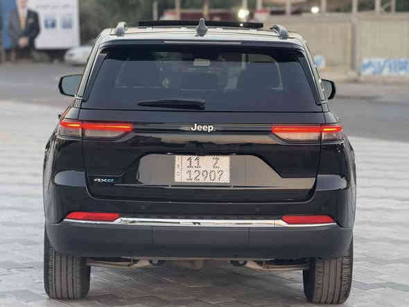 ياالله 
السلام عليكم جيب كراند شيروكي 4XE 2024 وارد امريكي

Jeep Grand Cherokee 4Xe 2024 2.0L

         حجم المكينه : 2000  تيربو + هايبرد + بلك ان 

المسافة المقطوعة : 32 الف ميل  

الضرر :جاملغ يمنه مبدل نفس الون وصبغ حافة البنيد على كدها   

          حالة الايرباك : سليم مطاك ولا ايرباك

#مواصفاتها

1.شاشه 

2.بصمه

3. تشغيل عن بعد

4.دمام خلفي

5.كشنات جلد

6.كشن السايق ميمري

7.كشنات كهرباء

8.صندوك كهرباء

9.حساسات خلفيه

10. قطع تبريد 

11.اشاير بالمري

12.رادار امامي

13.رادارات 360

14.ثلاث وضعيات قياده

15. بنوراما فتحتين

16. كير ماوس

17. نظام منحدرات

18. هيترات بالكشنات 

19.ويل كب كروم

20.لايتات لد

21.بكلايت لد

22.كشافات

23.بصمة ابواب

فول مواصفات 1/1 جاهزه مرقم بغداد تحويل ثاني يوم

#السعر : الطلب في التعليقات سيأتي إليك مباشرة 

تفاصيل اكثر هذا رقمي *********** تحياتي 

مكاني بغداد حي الجامعه
