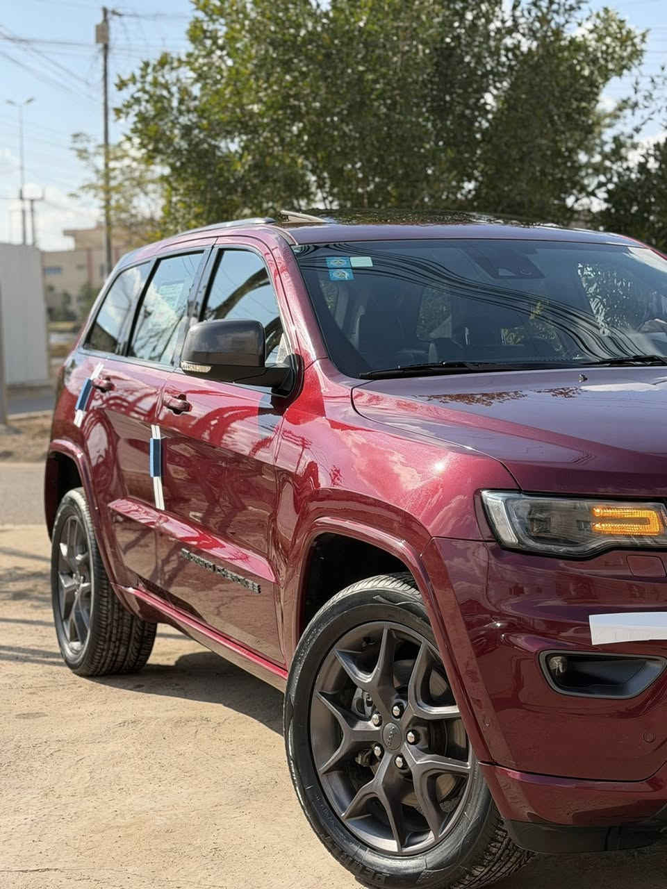 سلام عليكم للبيع 
 جيب خليجي ثمانينية 
 السيارة ماشية 51ألف (كيلو)
موديل 2021
V6 3.6L محرك
* المواصفات :
80th Anniversary نسخة ال *
* رادار امامي مع مانع تصادم .
* اصطفاف ألي ( اوتوپارك ) .
* تحذير الخروج عن المسار .
* نقطة عمياء .
* دفع رباعي 4x4 .
* فرش المقاعد من الجلد .
* المقاعد الأمامية تبريد .
* صفي المقاعد الأمامية كهربائية .
* ذاكرة لحفظ وضعيات الجلوس .
* المقاعد الأمامية مع تدفئة .
* المقاعد الخلفية مع تدفئة .
* ويل قياس 20 انج .
* مقود السائق كهربائي .
* تدفئة ستيرن .
* سقف بانوراما .
* شاشه كبيرة 8.4 انج .
* نظام الخرائط (GPS) .
* نظام خاص للطرق الوعرة .
* المصابيح الأمامية زنون .
* المصابيح الأمامية مع LED لايت .
* كشافات الضباب زنون .
* تشغيل عن بعد .
* صندوق كهربائي .
* حساسات أمامية .
* حساسات خلفية .
* كاميرا خلفية .
للاتصال : ‭٠٧٧٥ ٣٥٥ ٨٨١٢‬
