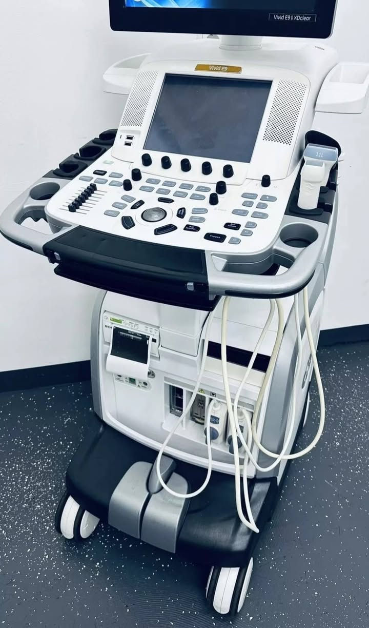 📢 للبيع – جهاز إيكو احترافي GE Vivid E9 XDclear
💎 جهاز متطور بفئة الأجهزة القلبية عالية الدقة

🔹 الموديل: Vivid E9 with XDclear
🔹 الشركة المصنعة: GE Healthcare
🔹 الحالة: نظيف جداً – شاشة تشغيل جاهزة
🔹 الاستخدام: مخصص لتصوير القلب والأوعية بدقة عالية (Cardiac Imaging)
🔹 مزوّد بتقنيات XDclear لتحسين جودة الصورة والاختراق العميق
🔹 واجهة مستخدم متكاملة وسهلة الاستخدام
🔹 عدد منافذ البروب متعددة – يناسب أنواع متعددة من المجسات
🔹 متوفر مع بروبات حسب الطلب (Convex, Linear, Cardiac...إلخ)
🔹 الجهاز خاضع للفحص والتجربة قبل التسليم

📦 إمكانية الشحن لجميع المحافظات
🔧 يتوفر تركيب وتشغيل وتدريب عند الطلب
📞 لمزيد من التفاصيل أو الحجز: 📱[***********]

💼 الثقة للأجهزة الطبية – نضع الجودة بين يديك
