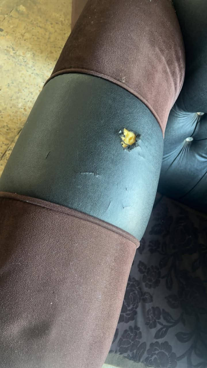 للبيع طخم اثنين كبار وحده وسط وثنين صغار كراسي
سعر 150 العنوان منصور


**إذا كنت صاحب هذا الإعلان وتريد حذفه لأي سبب، رجاءا أرسل رسالة إلى الدعم الفني**