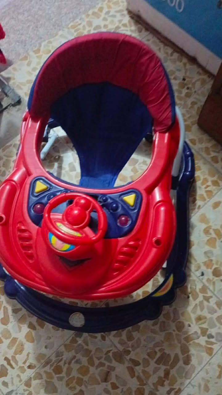 اللبيع المزيد من المعلومات تصال على رقم التالي ‭0776 519 2334‬
البردات ٣كل وحده مترتين ونص عرض والطول ٣امتار ونص
الكرسي اطفال 
وحجله طفال
