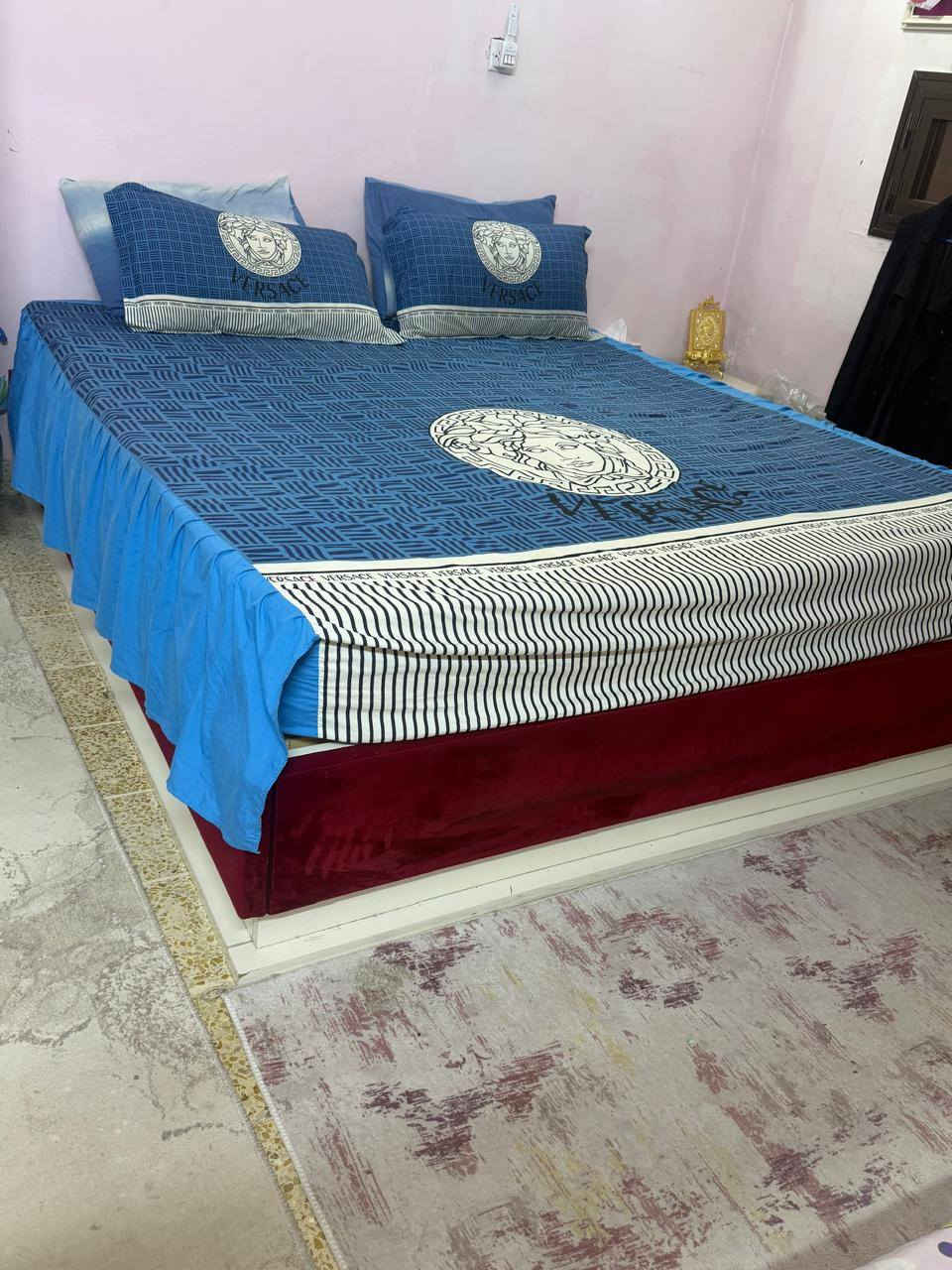 غرفه نوم بحاله جيده 
ضهر الجربايه موجود اي نقص مابيها
850 بيها مجال
مكان حي تونس
***********
