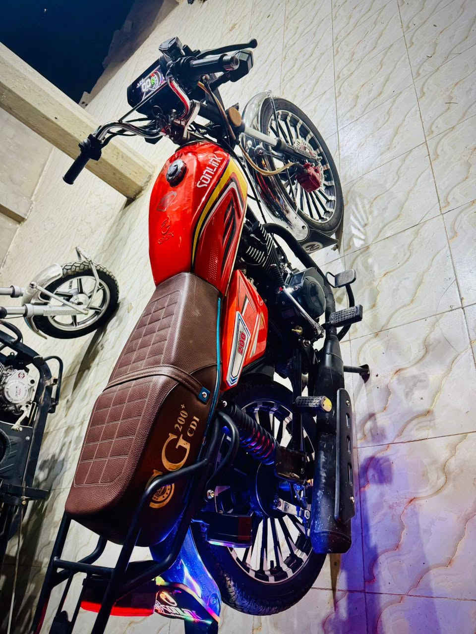 سيفان موديل 25. ماشيه 725 كيلو بعدهي وكاله. السعر 775.مكان قضاء القاسم سوق دوهان.  
***********
