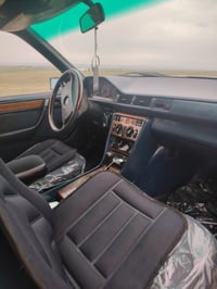 سيارة مرسديس موديل ٨٧ مكينة بطة ٢،٥ مابي اي شي رقم و سنوي جديد بيها دف...