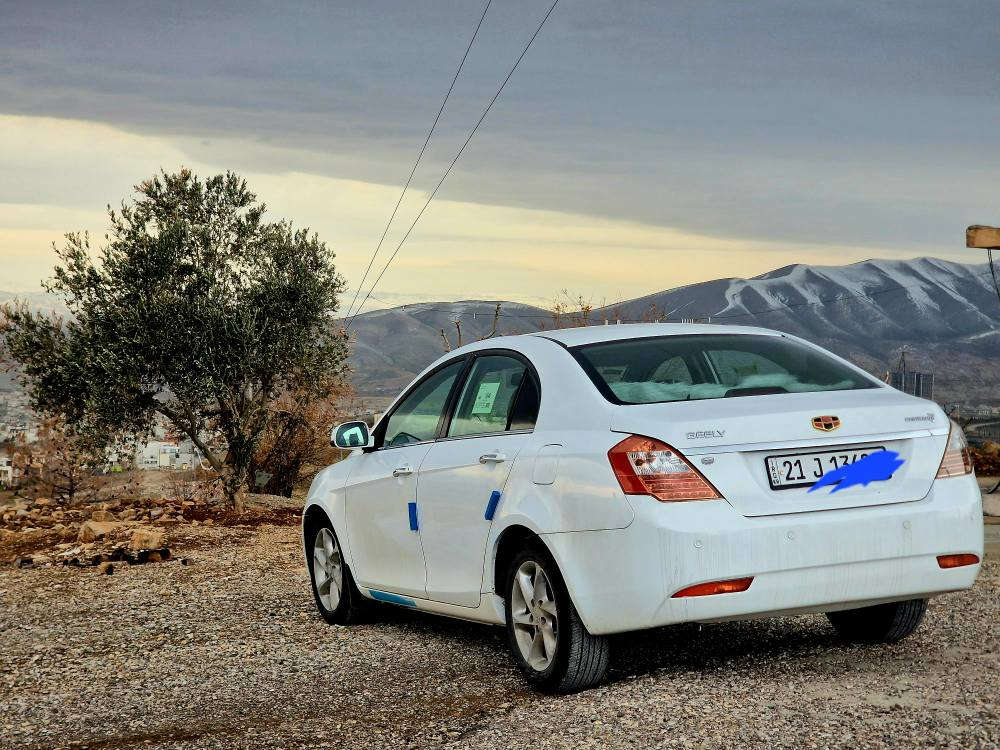 جیلی ئێم گراند 7  
نمونە لەجوانی
مۆدیل  2014
سعر  67 $
ڕەقەم باریک  هەزەی تازە سەنەوی تانزیکی 2031  تازەیە
دەبڵ گێڕ  عادی ئۆتۆماتیک
تەنها دوو بست بۆیاغی هەیە
گێڕو مەکینەو تەبرید و تەحویل بەشەرت
فوول مواسەفاتە.
هەموو گیانی بەشەرت ..
شوێن سلێمانی هەواری شار.
***********
*********** السليمانية, العراق
