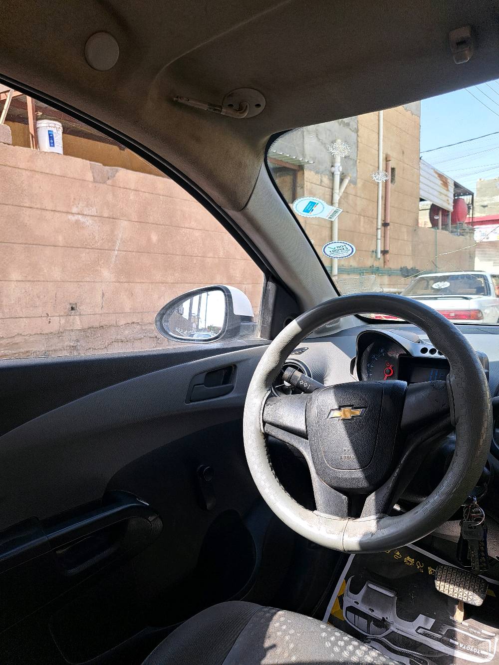 السلام عليكم 
شفرليت سونك 2012 خليجي 
السياره بأسمي و سنويه لل27 و مصفرة غرامات 
مشروع وطني تتحول بكل المحافظات 
مكينتها البلاديه بدون تحوير و حجم المحرك 1600
بيها 3 قطع صبغ
و بيها عته بالنمره الرابعه . تمشي طبيعي و تذب نمرها طبيعي و تصليحها بسيط بدون فتح كير 
السعر 58 و بيها مجال و العطل ينزل من السعر ابيعها على وضعها 
مكاني البصرة /ابي الخصيب
*********** /واتساب