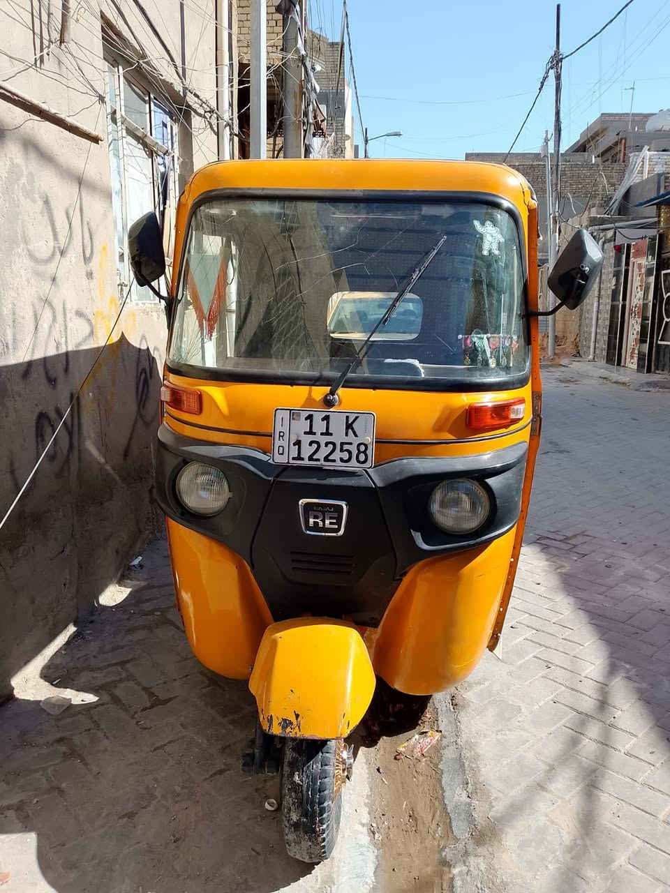 سلام عليكم تكتك للبيع موديل 20 تكتك نضيفه بسمي عارضها ب 7 وبيها مجال مكان مدينة  الصدر الرقم ***********
