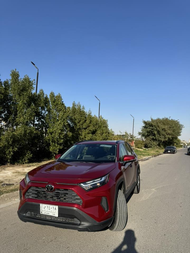 راف فور موديل ٢٠٢٢  فئه xle بانزين محرك 2500 وارد امريكي ماشيه ٤٣ الف ميل فقط
حادثها فقط الباب مال الصندوك ومبدل نفس اللون بدون ايرباك وبدون دواخل 
باتري جديد تخم تايرات جديد 
مواصفاتها:
٣ وضعيات قياده Normal, Echo, Sport  
 📍لايتات ليد
📍تدفئه كشنات
📍تدفئه سترين
📍رادارات جانبيه ( نقطه عمياء )
📍رادار امامي (تحديد مسار )
📍اوتو هولد
📍اوتو ستوب
📍دخول ذكي   
📍فتحه سقف سلايد
📍كامره خلفيه
📍داخل بيجي 
📍باب الصندوك كهرباء
📍كشنات كهرباء
📍تبريد قطعتين
📍تحكمات سترين
📍هاند بريك بصمه
📍مثبت سرعه تفاعليAdaptive Cruise Control
 
📌السياره حلوه ونظيفه ومابيها اي نقص بلعافيه ع الياخذها
السعر  ٢٢ الف و ٣٠٠ وبي مجال بسيط
للتواصل واتساب 
***********
