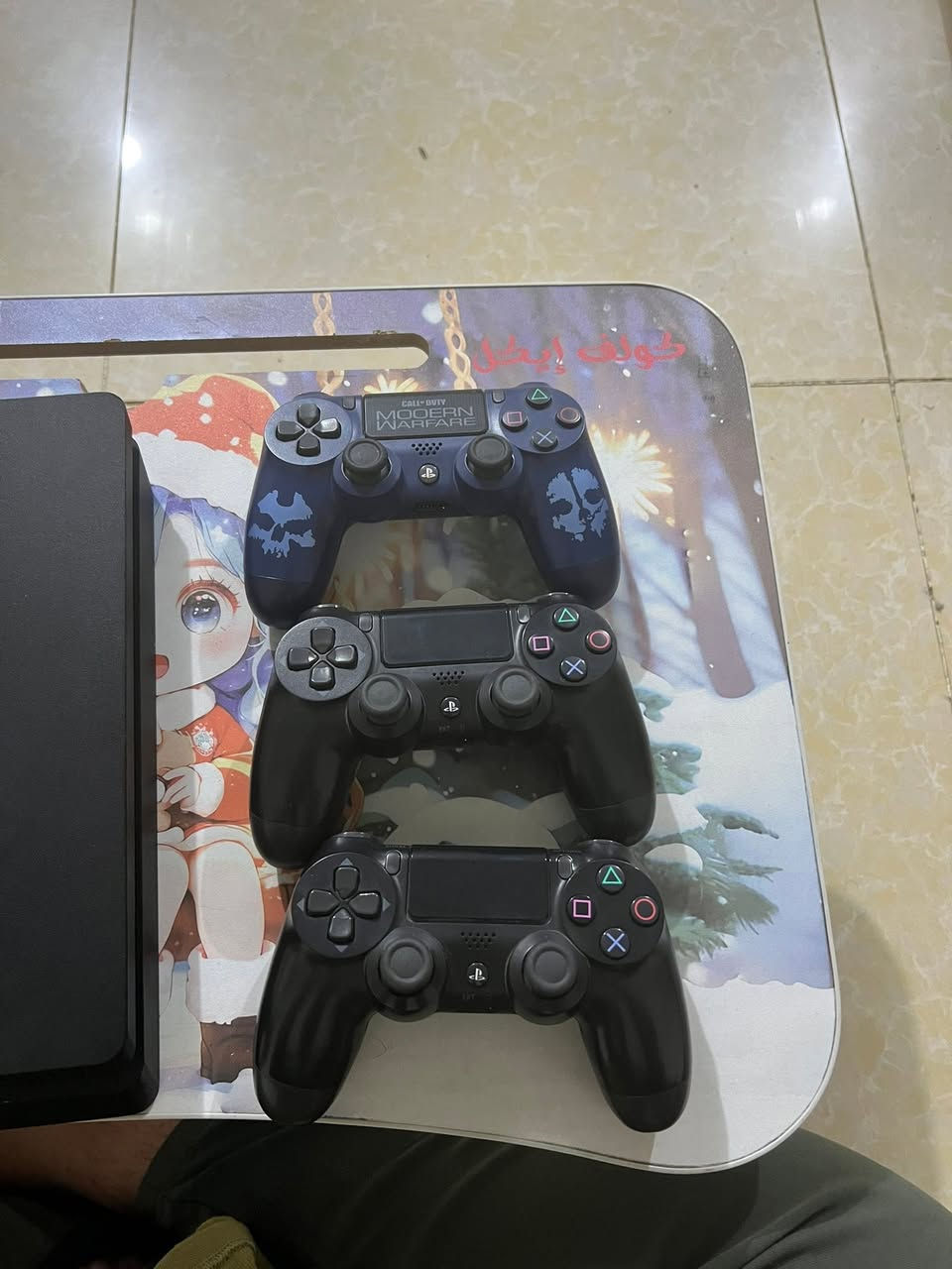PS4 slim مهكر نضام 9 ذاكرة 1تيرا للبيع كامل ملحقات ويا 3 يدات 2 اصلي + وحدة تجاري اليدان الأصلية وحدة منهن عطلان الكير ووحدة عطلان السهم اليمنى تصليحهن بسيط وياه ذاكرتين موسعات كل وحدة 500كيكا يحتوي على 23 لعبة مع الذاكرتين يعني مفول ألعاب سعرة 350 ألف مابي مجال هذا رقمي موجود واتساب ***********

