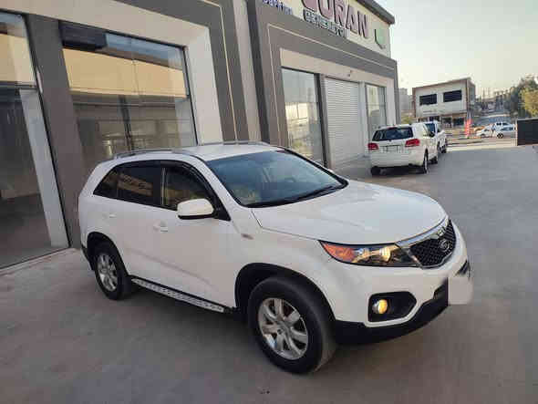 كيا سورنتو
2012 🇰🇷
رقم اربيل دولي 
كابون بانزين
محرك  2400
7 راكب
تبريد قطعتين
داخل لونين
شاشه كبيره
كامرة

صبغ نصف باب خلفي فقط
سياره نظيفه وحلوه

157💲 فقط
وترهم اقصاط بمقدمه 100 اقل شي 
موصل الايسر
***********
***********
تواصل صباحاً
