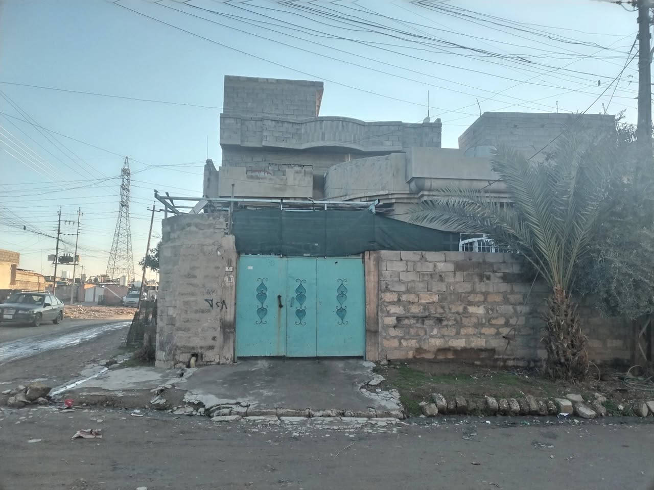 #مكلف_بالنشر
🏠 للبيع بيت سكني مميز
📍 حي الانتصار – جهة الميثاق
▪️ المساحة: 200 متر
▪️ ركن
▪️ طابق ونص
▪️ تصميم حديث
▪️ ملك سند طابو
تفاصيل البناء:
🔹 الطابق الأول:
غرفتين نوم
هول
مطبخ
استقبال
صحيات
🔹 الطابق الثاني:
غرفتين نوم
هول
صحيات
💰 السعر: 130 بي مجال
📞 للاستفسار: ***********
📌 البيت جاهز للسكن وموقعه مميز.
الجادين فقط.
