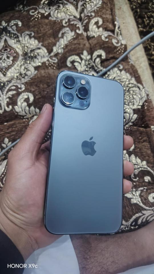 السلام عليكم ورحمة الله وبركاته

اعادة نشر  
ايفون 12 برو ماكس للبيع
بطارية 83 
ذاكرة 256
جهاز بلادي شرط 
الشخوط هذي باللزگه

السعر 450 تواصل خاص 
او الاتصال 
***********
