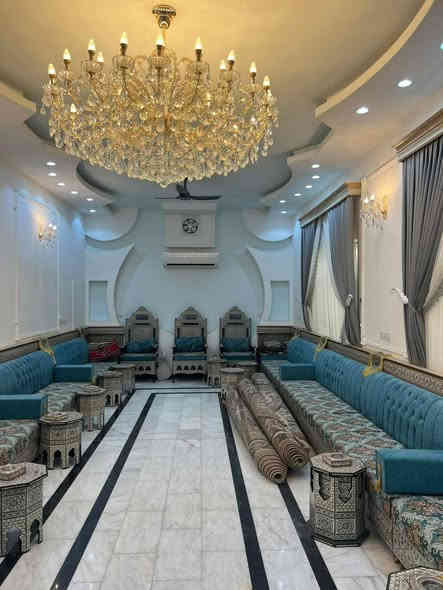 تم وبحمد الله أنجاز بيت الأخ (علي الغزالي )في حي الجامعة صبغ جداران و جبس بورد والحدادية ديكورات أياد الخالدي جهزة المواد اصباغ جوتن - النجف  اللؤلؤة الذهبية لتجارة مواد البناء والديكور ***********
