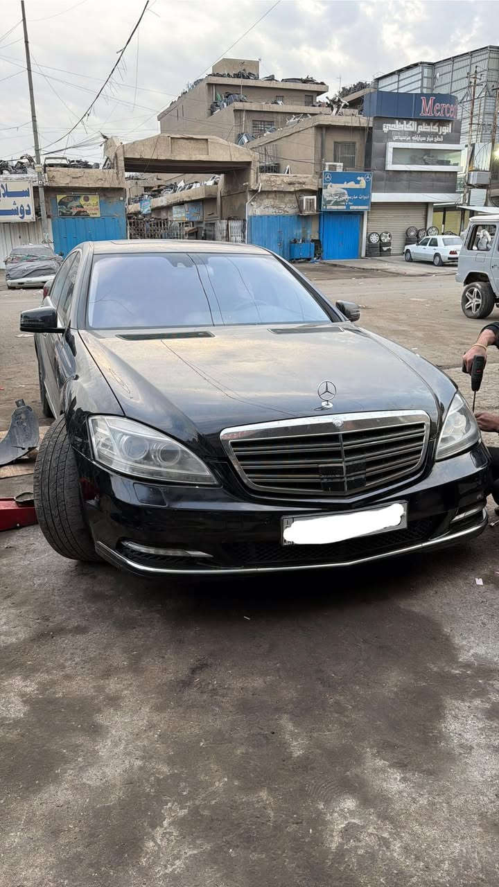 مارسدس ادواتم محدث 2013 بيع مستعجل كفاله عامه سياره مكينه بچيس ماشيه 112 حقيقي فول مواصفات 
تخم تاير جديد بيه ملتحضات بسيطه وتفتحه مال التنتنه ينرادله تبديل شراي تصل سعره 90 وبيه مجال بسيط ***********
