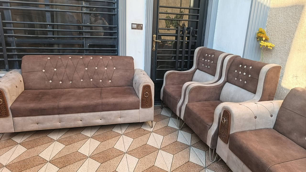 سلام عليكم تخم عشر مقاعد سعر 225شعب شارع صحه ***********
