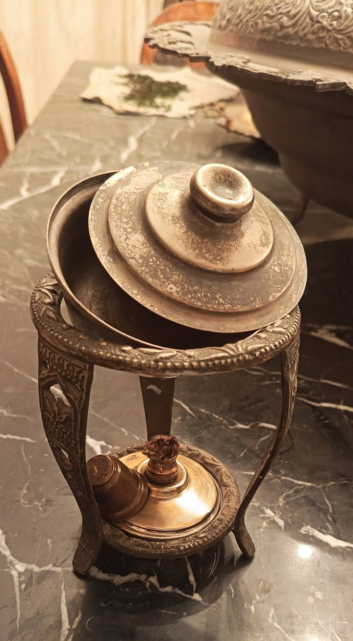 بسم الله ماشاء الله، اللهم لك الحمد حمداً لا ينفد أوله ولا ينقطع آخره، اللهم لك الحمد فأنت أهل أن تحمد وتعبد وتشكر.
...........................

رمضان كريم، يارب تفضلوا متجمعين ومتهنيين مع حبايبكم.

............................

للبيع بإذن الله:

- طقم نحاس سبرتايه بغطاها وحله وحامل نحاس، مطليين فضه عاليه جدا، تقال جدا وطعمين جدا جدا، شغل قدام أنتيك مفيش أروع ولا أجمل من كده، تحياتي،،،

................................

الحمد لله حمدا كثيرا طيبا، نحمده ونشكره على نعمه وفضله علينا.

إستمتعوا معايا، التفاصيل بالفيديو،،،،


**إذا كنت صاحب هذا الإعلان وتريد حذفه لأي سبب، رجاءا أرسل رسالة إلى الدعم الفني**