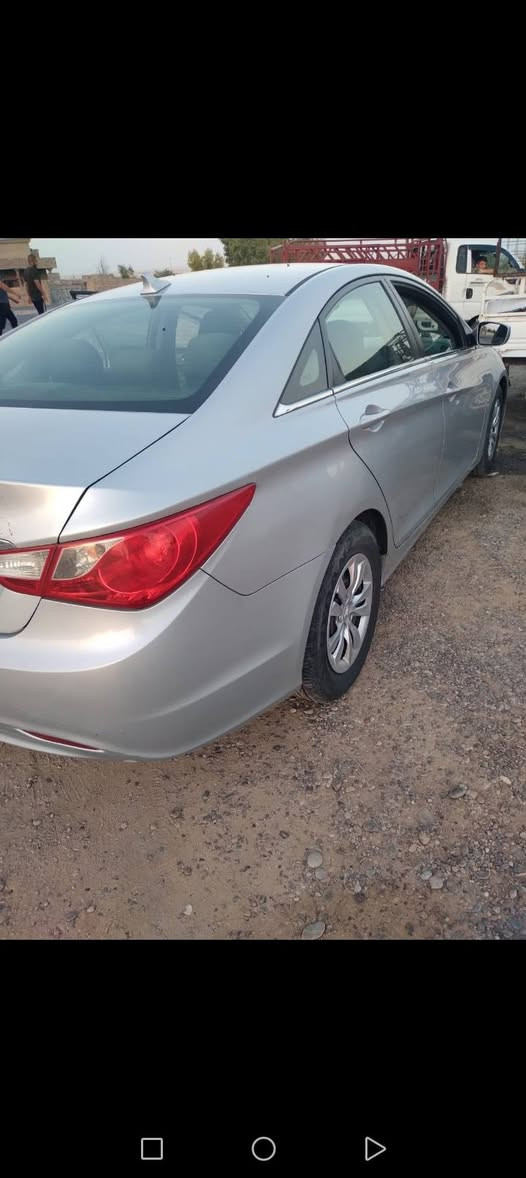 سوناتا موديل ٢٠١١ بدون صبغ والسيارة نضيفة للاستفسار الاتصال ***********
