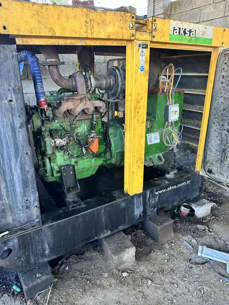 السلام عليكم للبيع مولد جوندير 4بستم مجفت جديد شرط على الشغل المولد نضيف المولد 80كيفي السعر 35قفل المكان صلاح الدين قضاء بلد تقاطع بني سعد الاستفسار الاتصال على الرقم ***********مكلف بالنشر
