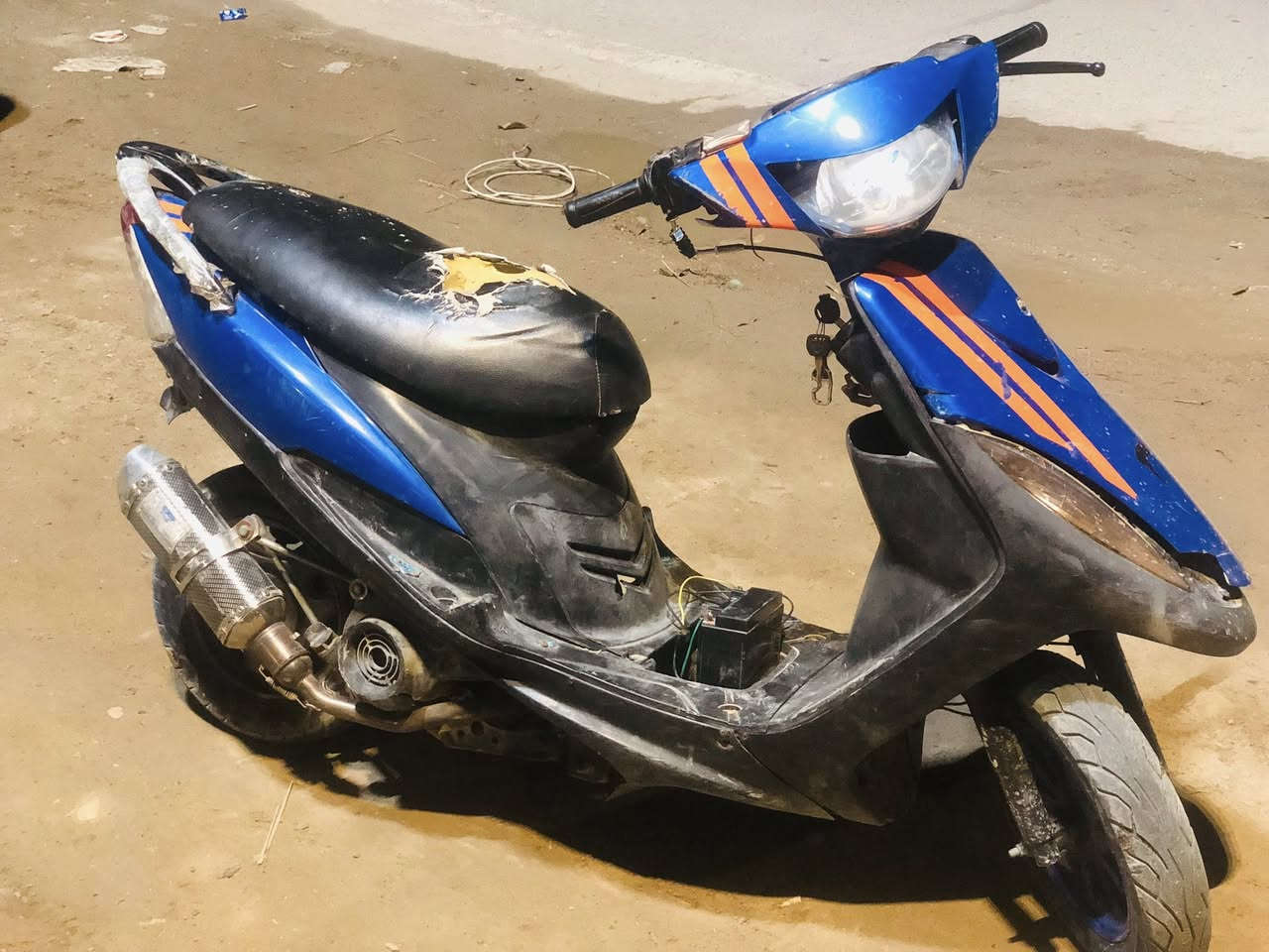 سلام عليكم دراجة ماكس عدلة  بوشة 55 شلعة  فول   لمكان ديالى شهربان السعر 225 وبيها مجال حك الجية الرقم *********** اتصل وتدلل
