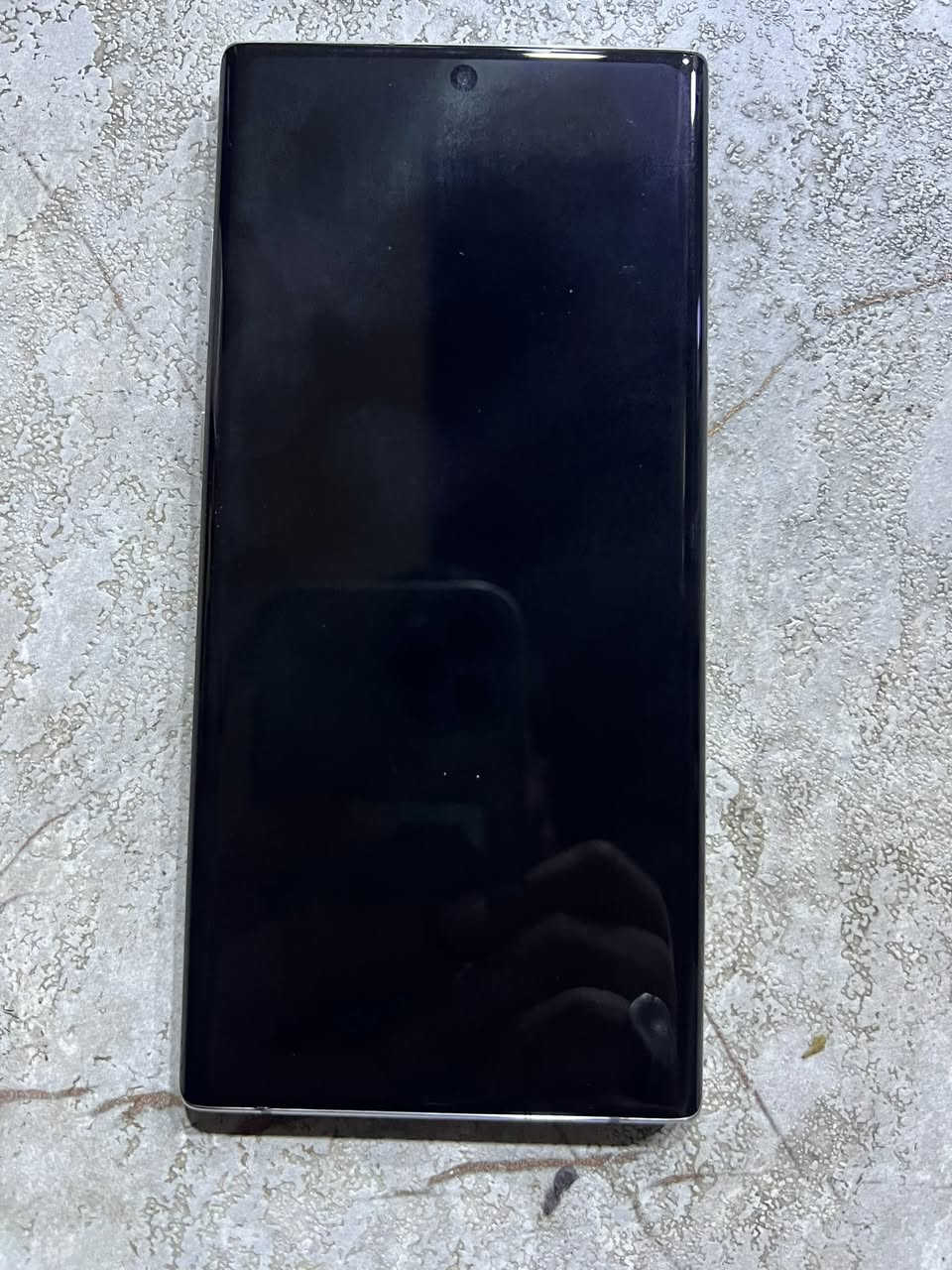 السلام عليكم  جهاز نوت بلاص S10للبيع. جهاز شغال بي فطر الكفر الخلفي  رقم ***********
