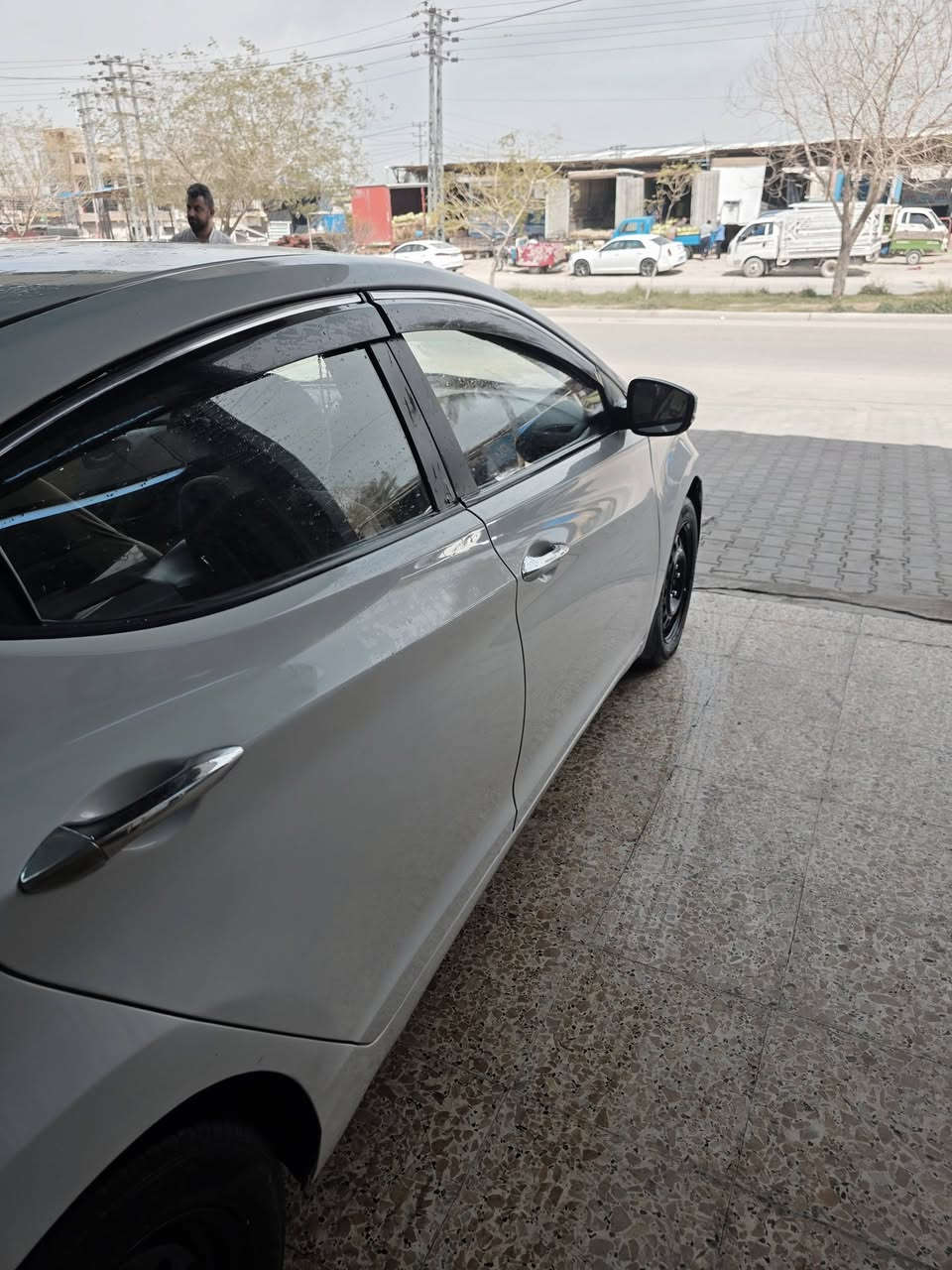 النترا 2014 
مصبوغه حزام 
تبريد تدفئه 
تخم تاير باتري جديد 
غرفه جديده
كير ومكينه جدد
السعر ب 100$ وبيها مجال 
مكاني كربلاء الحسينيه 
***********
