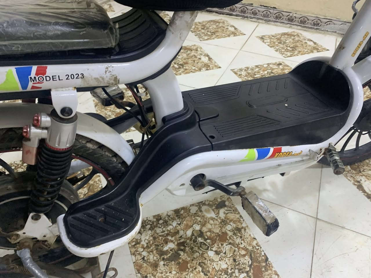 السلام عليكم دراجه شحن للبيع السعر 200وبيه مجال الرقم ***********
