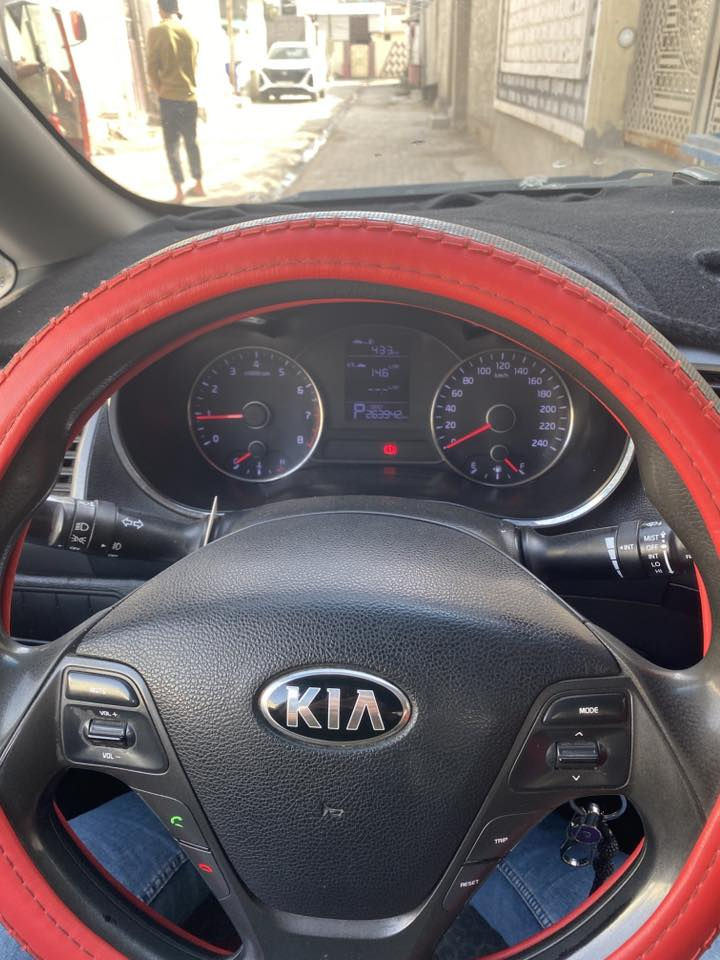 السلام عليكم سيراتو ٢٠١٤ خليجي رقم بغداد نكليزي محرك ٢٠٠٠ بدون حادث وسونار موجود بصور دوش سيار مابيهه اي نقص ولا تبخير خير من الله السعر ١٢٥ وبيهه مجال مكاني بغداد هاتف ***********
