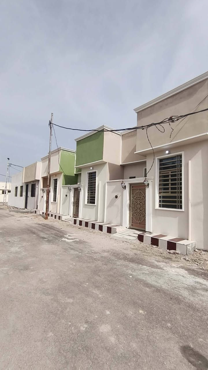 يعلن مكتب  اليرموك  للعقار ⚜️ الدار المســــاحة55متر مربعه
. طابو   زراعي وقرار محكمة 🪐
⚜️ العنــــوان ⚜️  النجف //  
         🔆  الــتـــفـــــاصـيــــل  
الـبـنـاء  درجة اوله البيت مامسكون 
(( طـــابق الاول)) يحــتوي علا غرف، 1 وصاله + ومطبخ مفصول+ وستقبال  وصحيات داخل وخارج. 

🔱الــســعـــر  //22مليون. 🥰

             ملاحظة (((توجد كافت المساحات والقطع  )
⚜️        
((للاستفســار مراجعـة المكتب  #_للعقــار_والمقــاولات
العنــوان مكتب اليرموك  العقار مقابل قرية: الغدير اعمـود 282 #مكتب_اليرموك  العقار_

*********** او الاتصال على الارقام.🟡🟡📞📞📞♾
   🔆📞تطبيق وتساب موجود
او مرسله  😊
