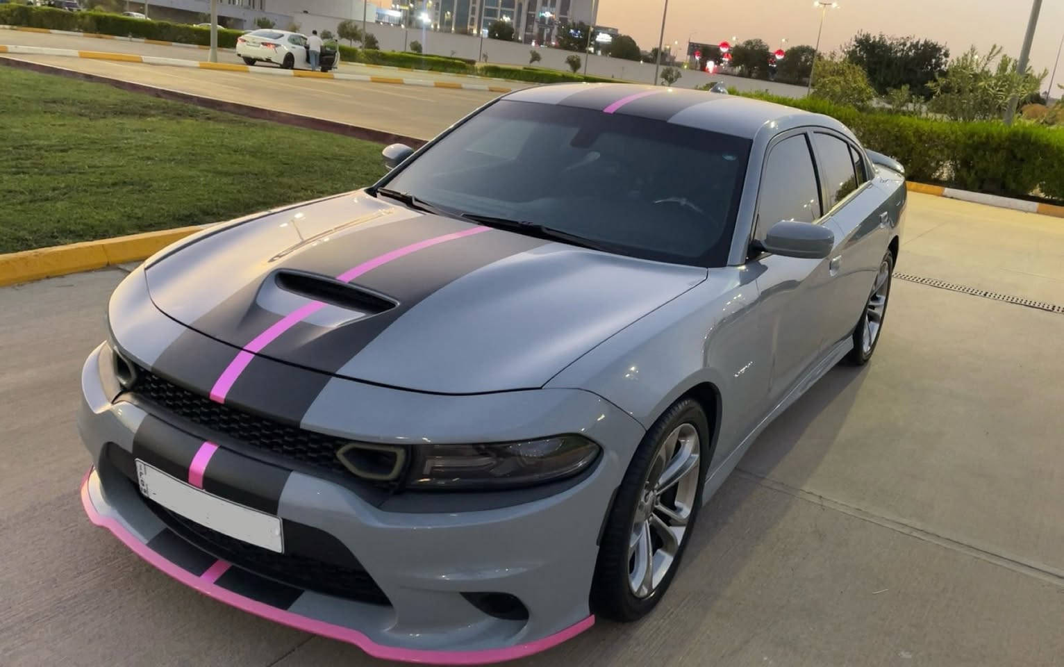 جارجر ٢٠٢٠ مواصفات RT
محرك ٥.٧ ثمانية سلندر 
بس جامرلخ امامي سائق صبغ بدون دواخل
ماشي ١٦ ميل
فول مواصفات بس بدون سلايت
ايرباك كل بلادي
رقم اربيل 
واتساب ***********
