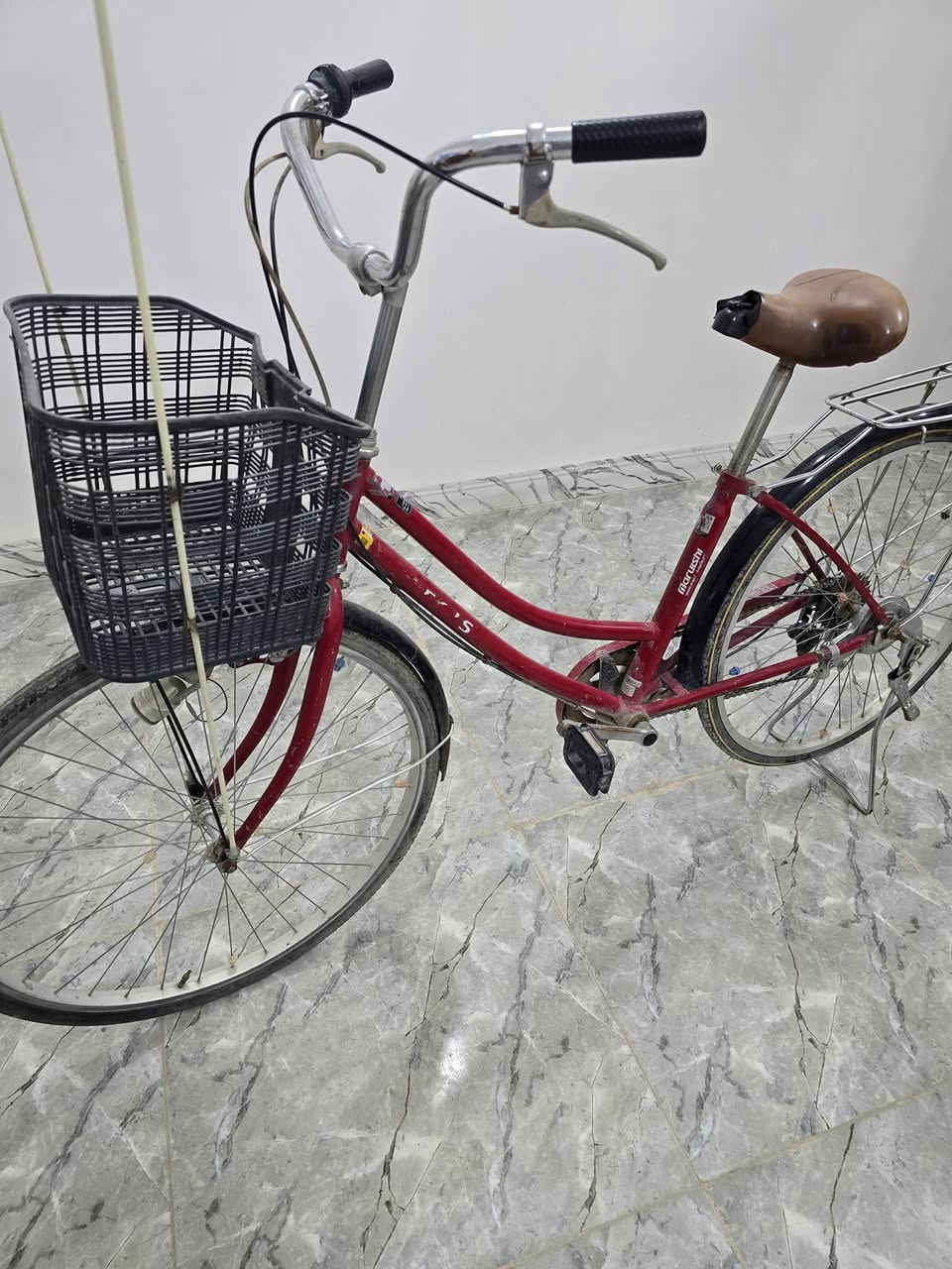 السلام عليكم بايسكل للبيع حجم 26 كير 7 نمر  السعر 75 بي مجال مكاني تكريت الديوم للاستفسار الاتصال عل رقم ***********
