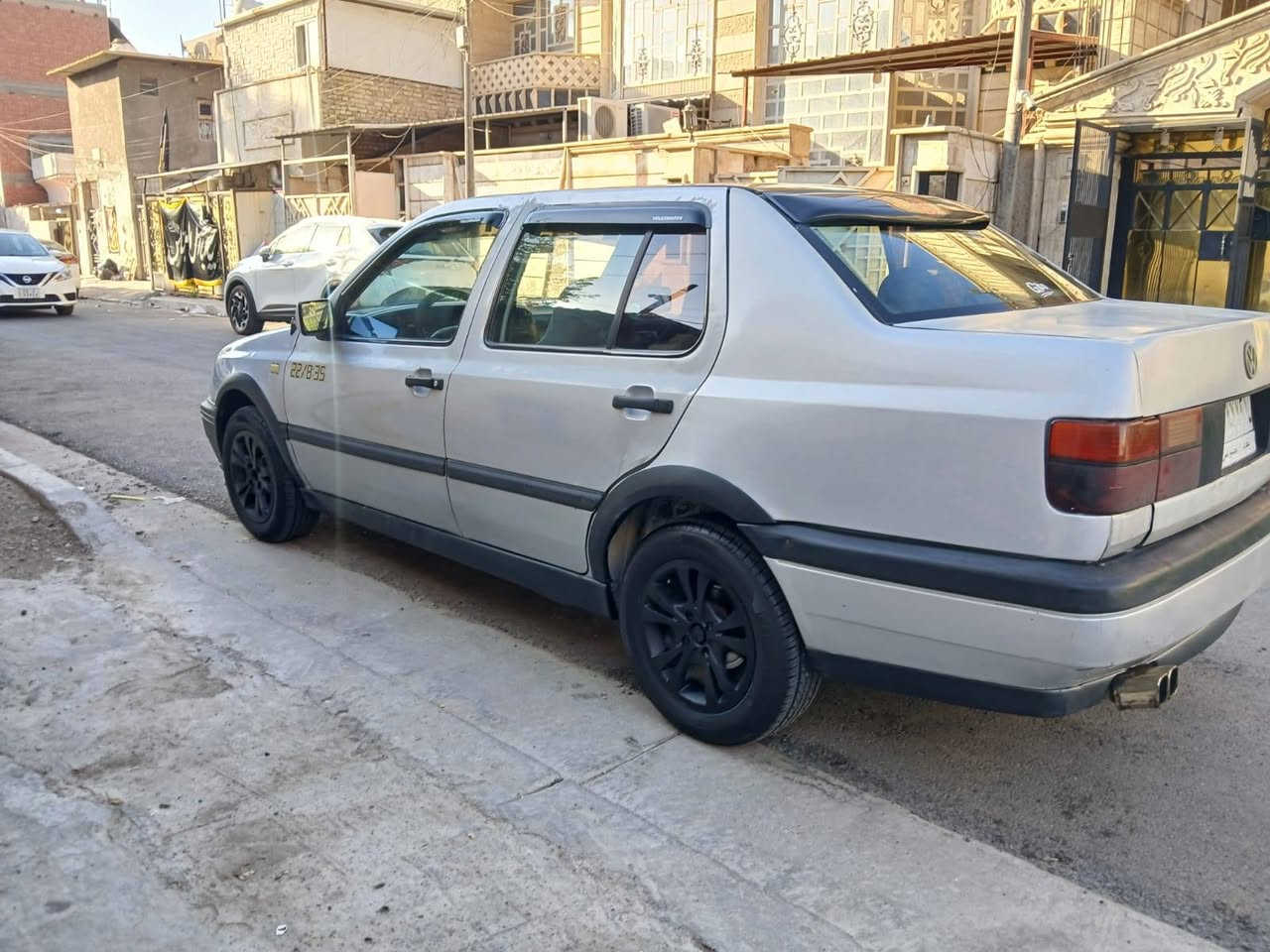 فولكس واكن فنتو موديل 1992 كير عادي محرك 2000 بلاد اترايها كلش حلو وناعمه بالمشي جاهزه بدون نقص سعرها 32 مكانها بغداد شارع فلسطين للاتصال ***********
