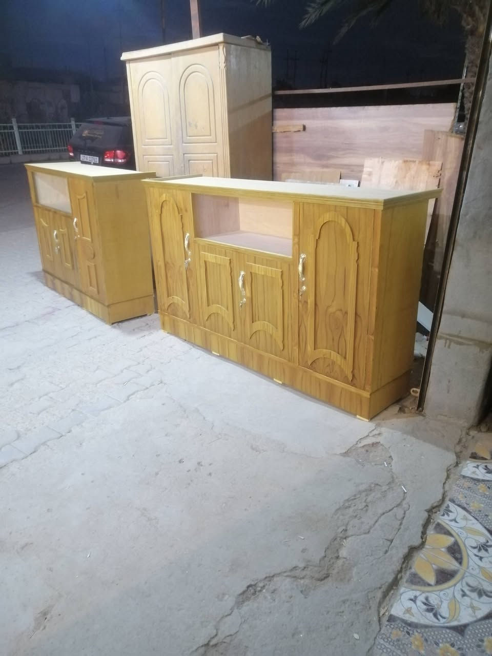 السلام عليكم يوجد لدينا انواع الكناتير والبوفيات العنوان ابو رمانه قرب مركز الشرطه للتواصل الاتصال على هذه الرقم ***********
