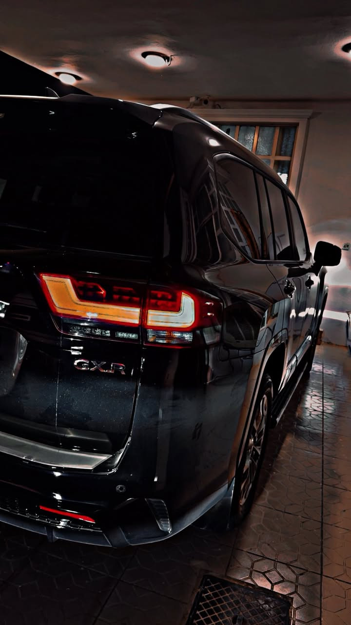 لاندكروز 2024توين تيربو ماشيه 7000
Limited
لون اسود
داخل بيجي
رادار 360 درجه
نحديد مسار
مثبت سرعه
كشافات ضباب مواصفات لاند معروفه عليها كتاب تضليل 80%.
السياره بوضع الشركه جدا جديده رقم اربيل بسمي تحويل ثاني يوم بدون الرقم اشدلك غير رقم الرقم خاص بيه 
سعر79000$ مجال بسيط للشراي
***********
