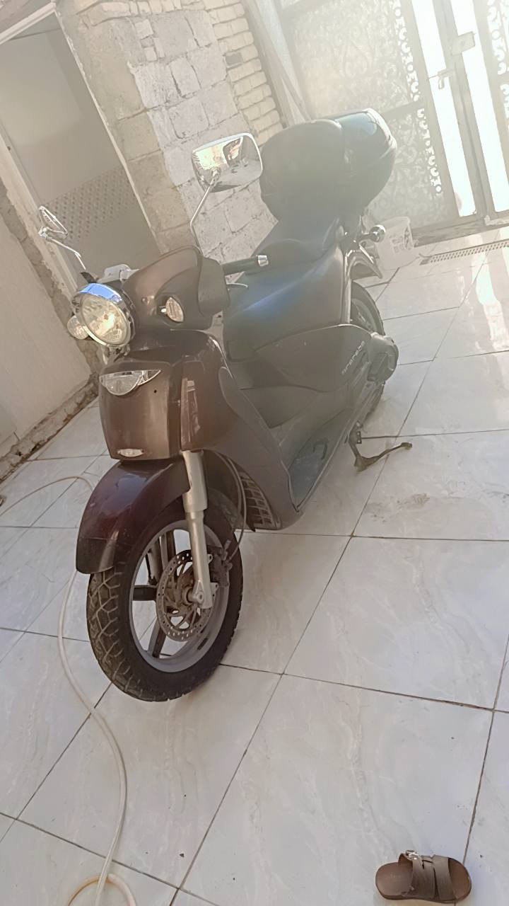 سلام عليكم مرخصه مدير الكروب دراجه بياجو ايطالي البيع والمراوس السعر 500 /*********** /مكاني بغداد الحسينيه
