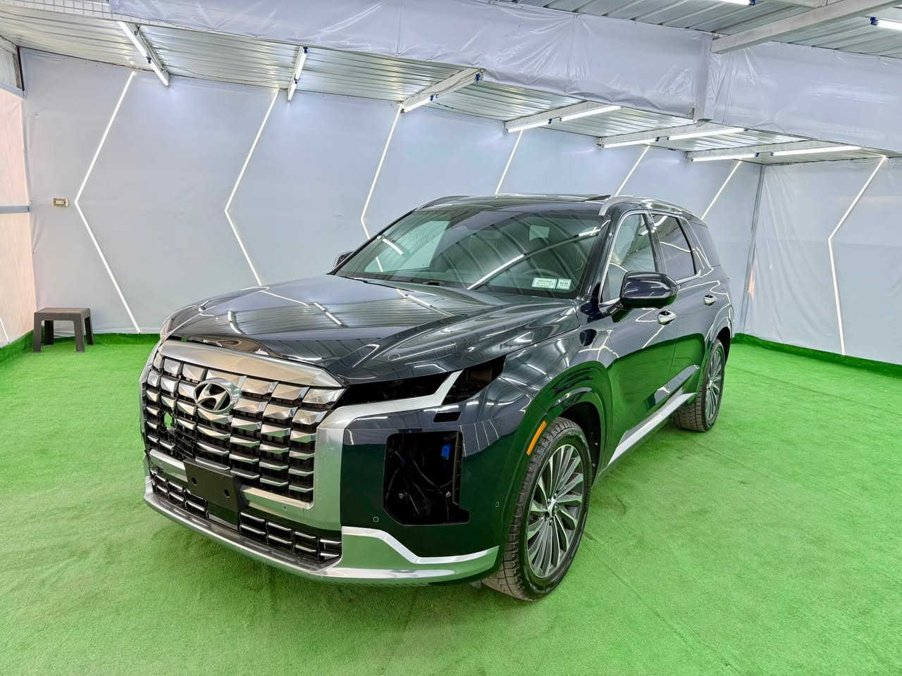 🧿🧿🧿 يرجى قراءة الاعلان بشكل كامل 🧿🧿🧿 

Hyundai Palisade Calligraphy .. 2024 .. 

     👈🏻👈🏻👈🏻 هونداي / بلسايد / بانزين 👉🏻👉🏻👉🏻

  ♦️ السيارة موجودة في الأردن المنطقة الحرة ♦️ 

           ♦️ رقم شاصيها من ضمن التصوير ♦️ 

         

موديل :- 2024 
لون :- كحلي       
قوة المحرك :- 3.8 GDi بانزين 
عداد المسافات :- 26743 mi    
عدد المقاعد :- 7 مقعد نظام سياحي 
مواصفات السيارة :-Calligraphy

      🚗 ضرر السيارة سرقه داخليه السيارة  🚗 

الاضافات :- 👇🏻👇🏻👇🏻👇🏻👇🏻👇🏻👇🏻👇🏻👇🏻👇🏻👇🏻👇🏻 

♦️ شاشة نفكيشن 
♦️ تحكم سرعة 
♦️ تحكم مسجل 
♦️ رادار امامي 
♦️ حساس تغيير مسار 
♦️ لايت زنون 
♦️ كشافات اماميه 
♦️ داخل جلد ابيض  
♦️ تدفئه مقاعد 
♦️ تبريد مقاعد 
♦️ حساسات 360 درجة 
♦️ اشارة جانبية 
♦️ نظام نقطة عمياء 
♦️ فتحة سقف  
♦️ بانوراما سقف 
♦️ تبريد 3 قطع 
♦️ بردات ابواب خلفية 
♦️ اوتو بارك 
♦️ هاند بريك بصمة 
♦️ اوتو هولد 
♦️ مقاعد كهربائية 
♦️ شاحن وايرلس 
♦️ كامرات محيطية 360 درجة 
♦️ حساسات 360 درجة 
♦️ صندوق كهربائي 
♦️ مساج مقاعد امامية 
♦️ نظام اصطفاف الي 
♦️ تدفئة مقود 
♦️ نظام اصطفاف آلي 

و المزيد من الاضافات في عالم ( PALISADE ) 

       🚘 ضرر السيارة كما هو موضح بصور 🚘 

🚦🚦🚦السعرعلى الخاص فقط  🚦🚦🚦🚦
🔺🔺🔺🔺🔺🔺🔺🔺🔺🔺🔺🔺🔺🔺🔺🔺

📍 الفروع:

الفرع الاول :- 

بغداد - البياع - الشارع الثاني - معرض الهاشمي ( سيد سيف الموسوي ) 

‭***********‬ / اتصال او واتساب
~~~~~~~~~~~~~~~~~~~~~~~ ‭
الفرع الثاني :- 

المسيب - شارع السدة - شركة علي الريس ( سيد حيدر المعموري )    

‭ ‬‬‭+964 781 976 7048‬
واتساب او اتصال 
~~~~~~~~~~~~~~~~~~~~~~~
الفرع الثالث :- 

النجف الاشرف - حي الحسين - مقابل بانزين خانه الكرار - سيد خالد الكيشوان - 

‭+964 781 399 9323‬ 
واتساب او اتصال 
~~~~~~~~~~~~~~~~~~~~~~~
الفرع الرابع :- 

الاردن - الزرقاء - المنطقة الحرة - شارع ( 21 ) شمال - شركة علي الريس المعموري ( ابو عبدالله الموسوي ) 

( فريق المبيعات ) 👇🏻👇🏻👇🏻👇🏻👇🏻 

00962791707787 / ابو عبدالله / الاردن 
00962798611811 / ابو محمد  / الاردن 
00962791493166 / ابو احمد  / الاردن 

اي ملاحظات او اي استفسار او طلب صور او مقطع فيديو مصور ل اي سياره يرجى التواصل على الرقم التالي  :- 

00962791311893 / عبدالله الموسوي  / الاردن 

🖋 بإدارة: أبو عبد الله الموسوي

((إن أرضيناك فتحدث عنا، وإن لم نرضك فتحدث إلينا))

🔖 #سيارات_أمريكية #استيراد_سيارات #سيارات_كندية #عروض_سيارات
#الزرقاء #المنطقة_الحرة #سيارات_العراق #سيارات_سوريا #سيارات_الأردن
#علي_الريس_الموسوي #تجارة_السيارات
#موؤسسه_الشهداءالسعودية_الكويت_مصر_العراق_لبنان
