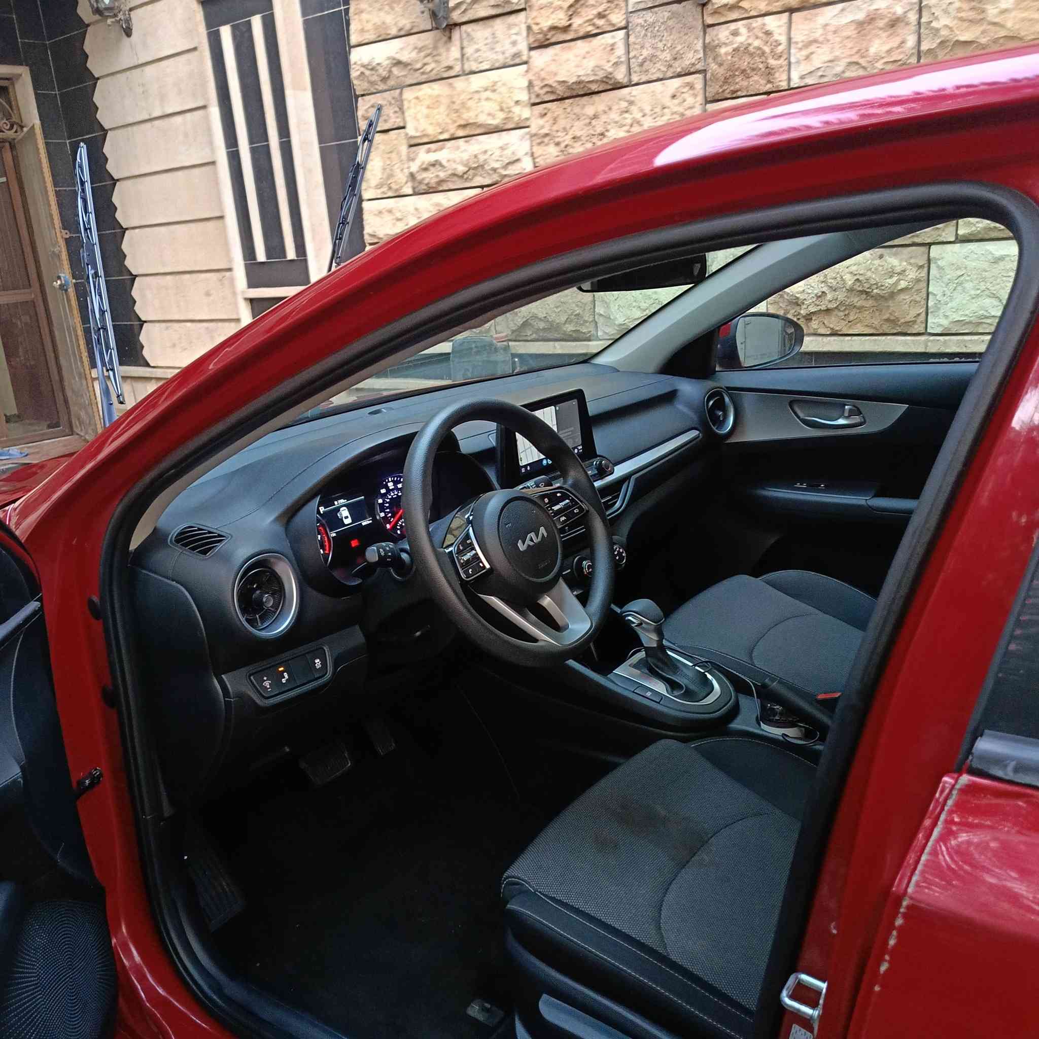 السلام عليكم ( للبيع فقط ***********)
كيا فورتي موديل 2024 وارد امريكي
محرك 2000 دوش 
السياره زيرو ماشيه 6الف 
فئة LXS لون  احمر ميتاليك
دخول وترقيم جديد 
رقم بغداد 
سويج - شاشه ايباد _ كامره دواره- ويل كب - رادار امامي وجانبي وخلفي - اشاير بالمرايه الجانبيه - لايتات ليد 3 عدسات اصلي شركه -جميع ايرباكاتها سليمه- تحديد مسار - قياده اليه -4 انظمة قياده
حادث السيارة باب وجاملغ مبدل والبنيد شبر بدون شاصي كفاله بوضع الزيرو 
كلها ليبل واحد ماعدا الباب والجاملغ  
راديترات وتبريد بلادي 
السياره جديده كلش  تريدها قسط تريدها نقد  
مكاني بغداد حي القاهرة
