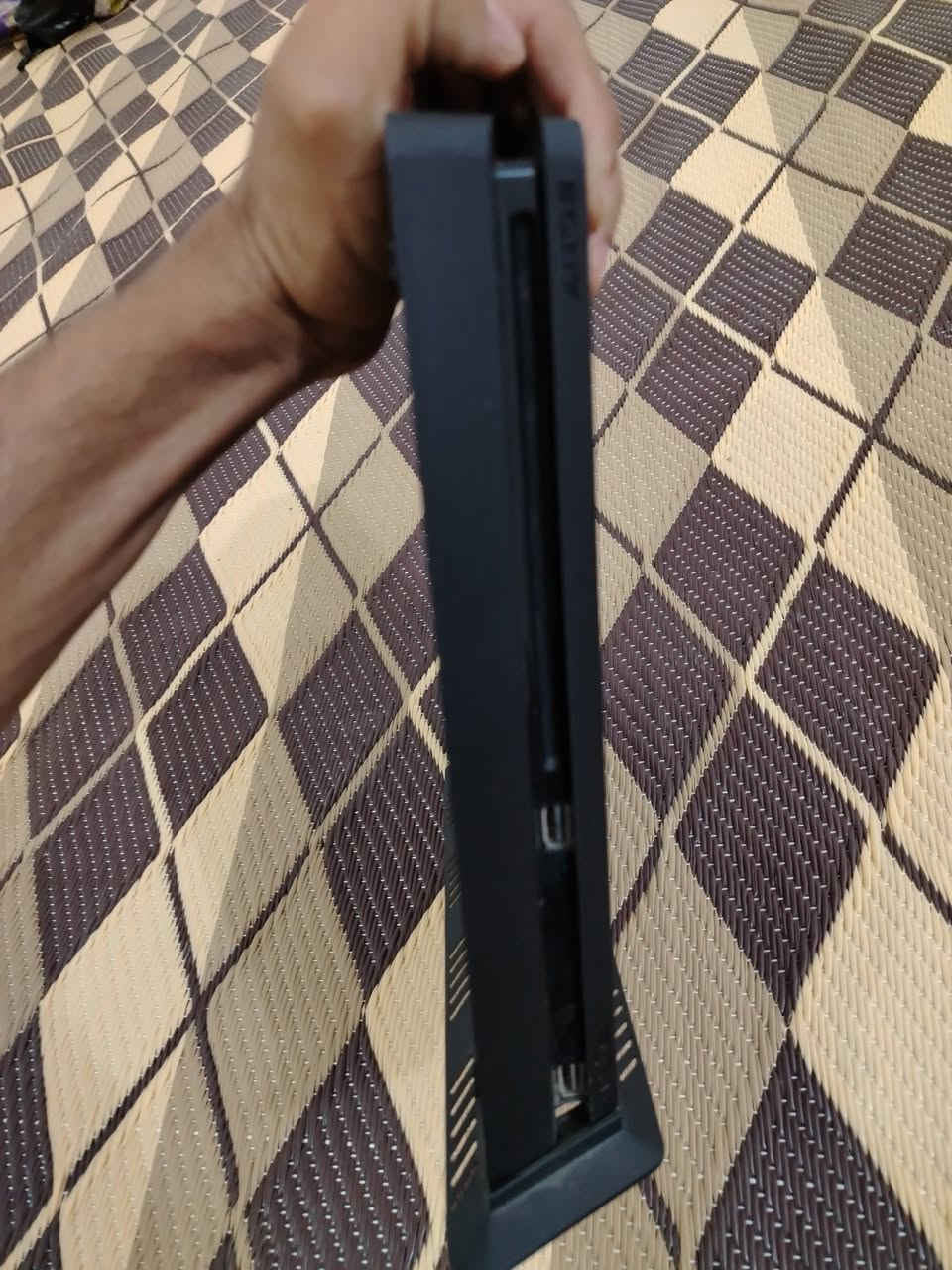 السلام عليكم ورحمة الله وبركاته
PS4 بلي 4 للبيع جهاز نظيف كلش إصدار 12.50 مهكر بيه  مع جويستك الأصلي أيضا نظيف كلش وكيبل HDMi إصدار 2.0 الأصلي مو العادي.
الالعاب إلي بيه God of war 4 إله الحرب كريتوس الجزء الرابع
Pes 2025 patch monster بيس 2025 باتش المونستر كلش حلوة
Gta 5 جي تي أي الجزء الخامس 
الجهاز مع كامل ملحقاته كيبل التشغيل وكيبل الhdm والجويستك الأصلي.
السعر 360 وبيه مجال بسيط جداً.


**إذا كنت صاحب هذا الإعلان وتريد حذفه لأي سبب، رجاءا أرسل رسالة إلى الدعم الفني**