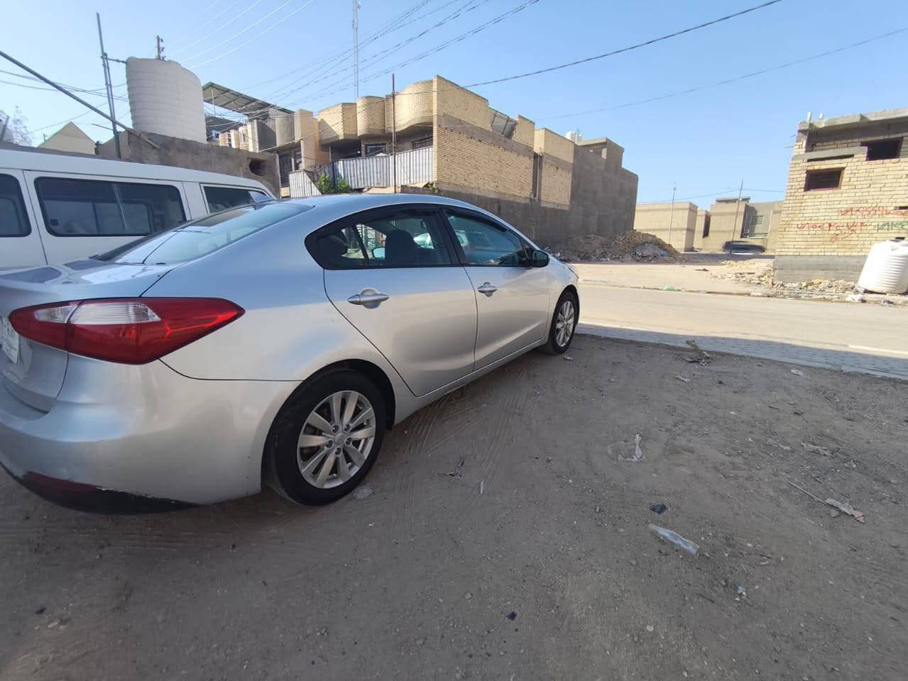 السلام عليكم كيا فورتي للبيع محرك 2000 دوش
موديل 14 امريكي حادثها جاملغ + بنيد صبغ فقط 
يعني قطعتين والباقي كفاله 
رقم كربلاء تحويل مباشر 
السعر ب 98 شراي يتصل 
***********
