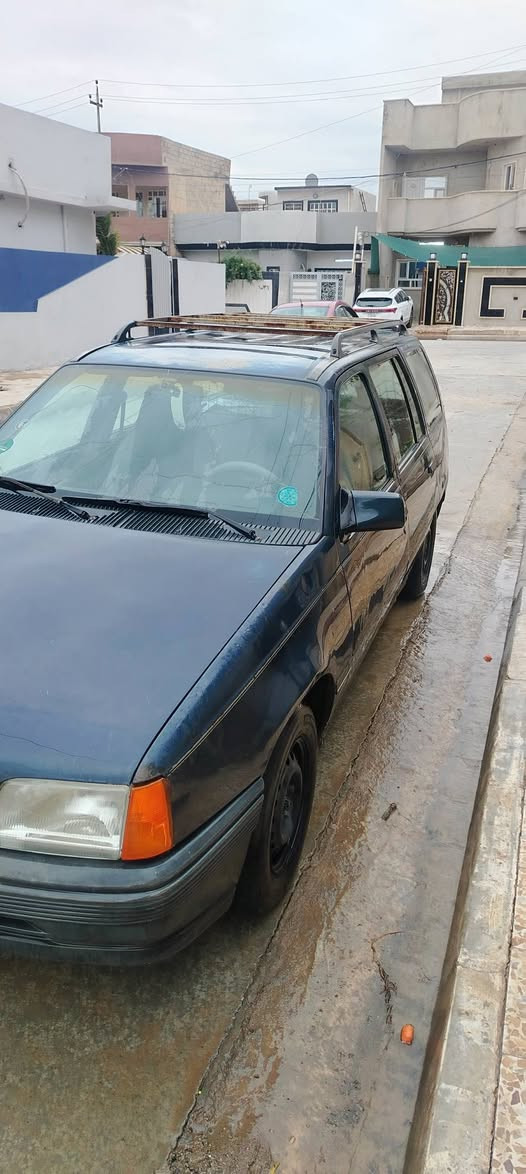 السلام عليكم
سياره كاديت استيشن موديل 1991
سنويه جديده لل 2029
السياره بيها تقحيل وشويه ترتيبات 
محرك وكير شرط 
السعر 30 
***********
*********** 
مكاني موصل جانب الايسر حي الشيماء

