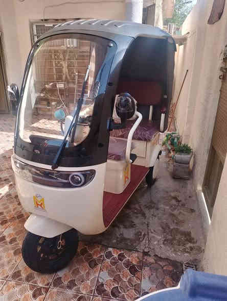 توك توك شحن للبيع سته بطاريه سرعته 60 حقيقي جديد استخدام قليل سعر مليون 600 وبي مجال الاستفسار الاتصال على الرقم ***********
