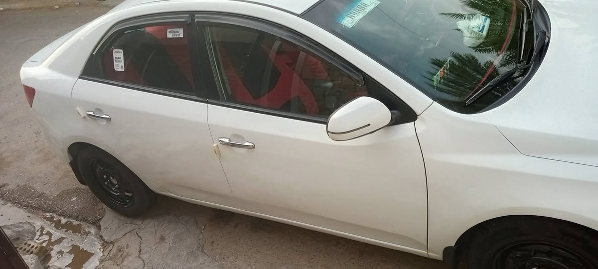 ياالله السلام عليكم 
سيراتو 12 خليجي رقم اربيل بيها اربع قطع بدون دواخل 
فول مواصفات من عدا الفتحة والبصمة
اشاير ب مري شفتات السعر 97وبيها مجال السنويه لحد2030
يدات نيكل كامره خلفية كير6نمر تحكمات استيرن
محرك كير مكفولات تبريد تدفئه خير من الله
السياره بسمي عربي موكردي تريد تحويل تريد وكاله
قليل متواجد على فيس مكان السياره بغداد رقم هاتف بي واتساب ***********

