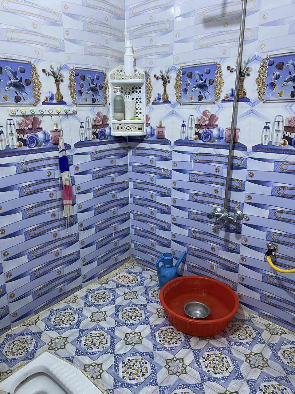 السلام عليكم بيت طابو صرف  ١٠٠متر ركن ١٠×١٠ طابقين طابق الاول يحتوي عله غرفه نوم وصاله ومبطخ ومضيف سقف كونكريت طابق ثاني يحتوي عله غرفتين نوم وصاله ومطبخ وصحيات سقف عكاده
كامل خدمات ماي مجاري تبليط مكان ديوانيه حي الصدر الثالث خلف مدرسه المسره رقم العقار ١٧٤٩١      الاستفسار *********** خاص مفتوح سعر خاص
