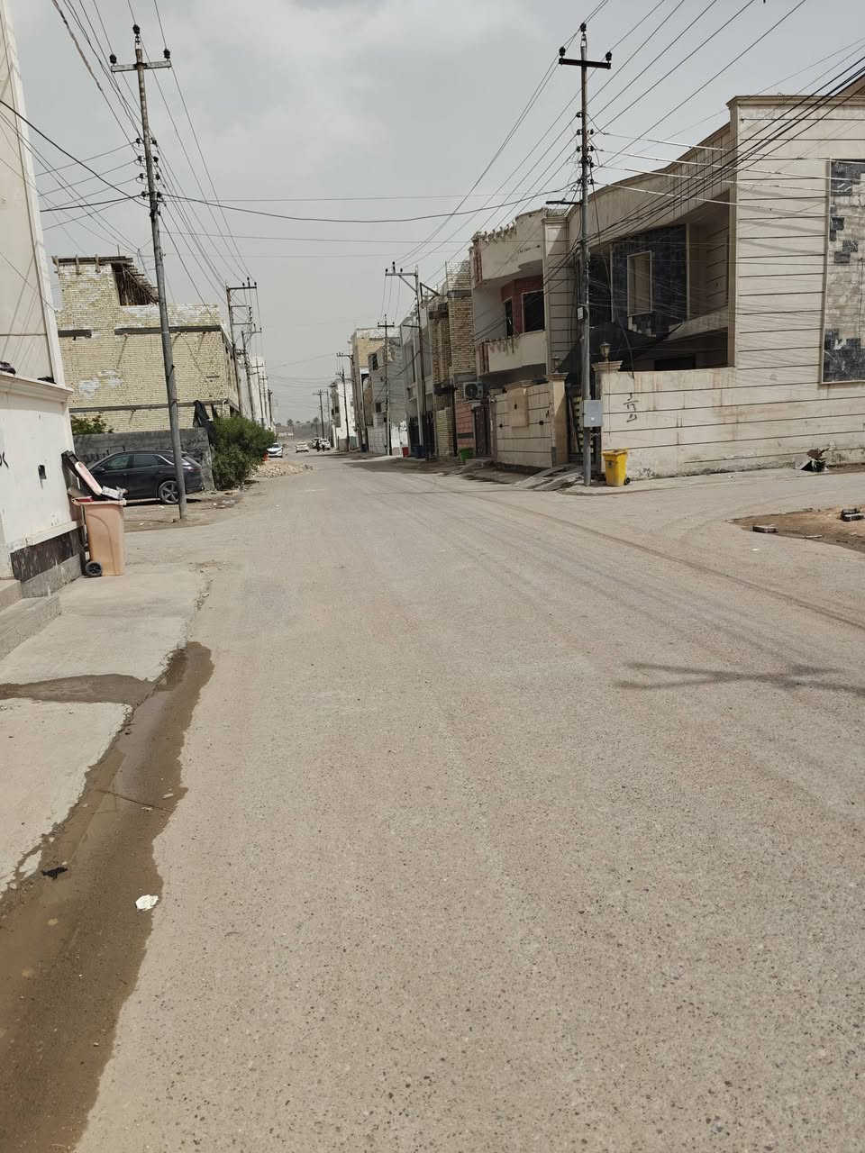 السلام عليكم ورحمه الله بيت للبيع مجمع الامل مساحته 120 واجه 6 نزال 20 يحتوي البيت على استقبال مطبخ 3 نوم حمامات عدد 2 موقع البيت قرب السدة على شارع وليس فرعي خدمات ماء كهرباء تبليط المنطقه مشموله بل تطويب تنازل شركه القلعه البيضاء المجمع من ناحيه هدوء منطقه خير من الله اي استفسار اتصل على الرقم *********** او مراسله خاص علمأ اني صاحب الدار
