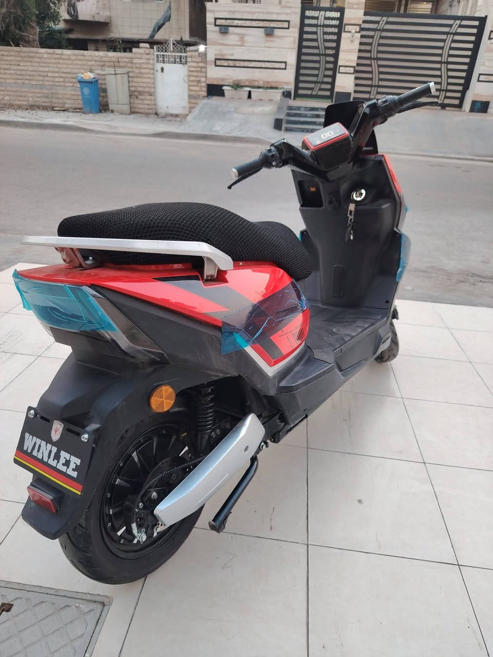 دراجة WINLEE T08 2026 للبيع
لون احمر اسود _احمر
6 باتري كبير
شاحنة من WINLEE الاصلية 
ملف 2500
نظام الرجوع الى الخلف
نظام بارك
نظام حماية قفل تايرات
نظام تثبيت سرعة
3 سرع
صندوق تخزين كبير
قاطع دورة
منفذ شحن USB
العنوان بغداد زيونة
لاستفسار ***********
متواري على فلوسه واريد ابيعه
السعر 850 وبيه مجال
