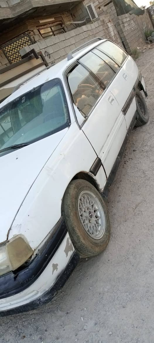 سياره اوبل للبيع موديل 93 رقم قادسيه انكليزي السياره كامله فقط نقص النوزلات تعبانه السعر 12 وبيها مجال بسيط العنوان الدورة هوررجب للاتصال ***********
