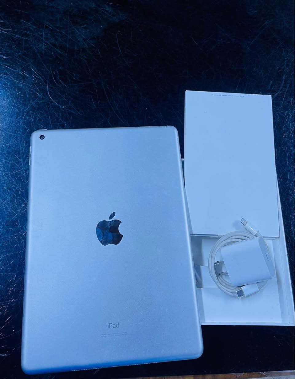 ايباد 9 📱
للبيع ذاكره 64 كارتونه
 /شاحنه /
 جديد مستعمل 
شي قليل بطاريه 100 🔋 
مستعجل ع بيعه *********** كربلاء, العراق
