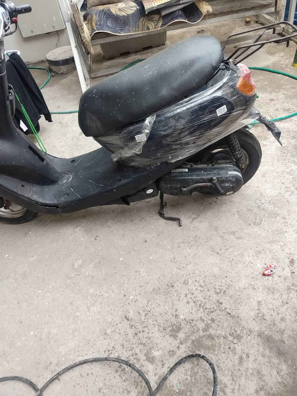 سلام عليكم الدراجه للبيع الدراجه نضيفه جيب فيتر وياك وفحص ما بيه اي نقص من عده المجمع مال اشاير عطلان واوراقه كامله الدراجه مكفوله السعر 300 وبيه مجال الرقم للستفسار *********** مكاني معارض النهضه مقابيل الجمله العصبية
