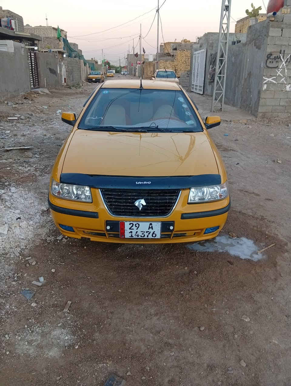 السلام عليكم سمند للبيع موديل 2011 مكينه  لاتنقيص  ولاتبخير  والگير اي خلل مابي تبريد ثلج سنويه  السعر 29ورقه وبيها مجال والاستفسار اتصل ع الرقم بنيد مبدل وصبق جاملق وتعمير هلالات ودوس سياره معمره وجاهزه ***********
