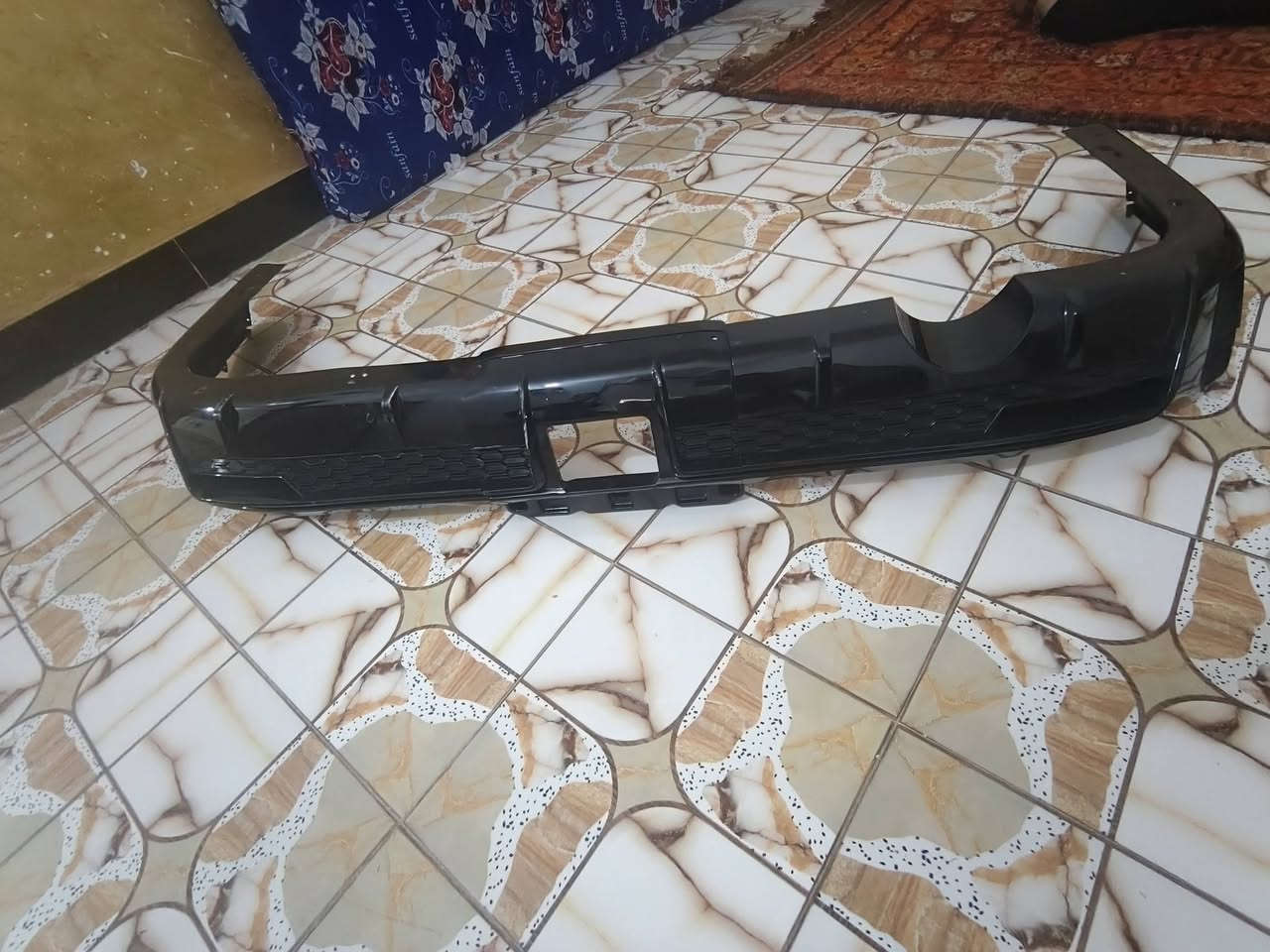 سلام عليكم لحيه لاندگروزجكساره اصليه 2025للبيع//***********
